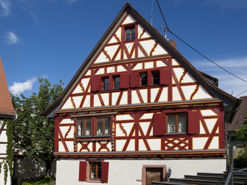 Fachwerkhaus in Hirschberg – Renovierung auf Basis der historischen Farbgebung.