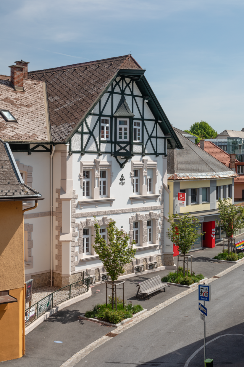 Ein Farbkonzept hatte die Liland IT GmbH, dort ansässiges Unternehmen und Auftraggeberin, überzeugt. Das Brillux Farbstudio Münster hatte dieses schon in der Angebotsphase auf Basis von Fotografien entwickelt.