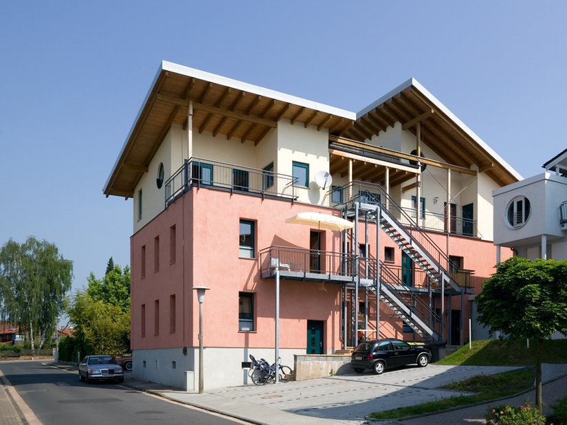 Fassade OG: 45.06.06, Fassade Lasur 1: 30.09.18, Fassade Lasur 2: 30.09.15, Sockel: 60.06.06