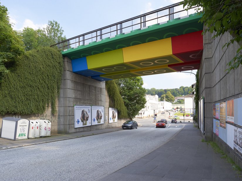 Die „Lego-Brücke“ im Wuppertaler Ortsteil Elberfeld ist Teil einer bis 1991 genutzten Bahnstrecke, die sich im Umbau zu einer deutschlandweit einmaligen Freizeitstraße befindet.